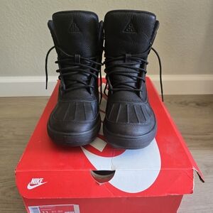 NWOT - Nike Woodside II Boots Weather Resistant